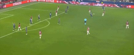 1792108319524050628.gif 米兰.gif