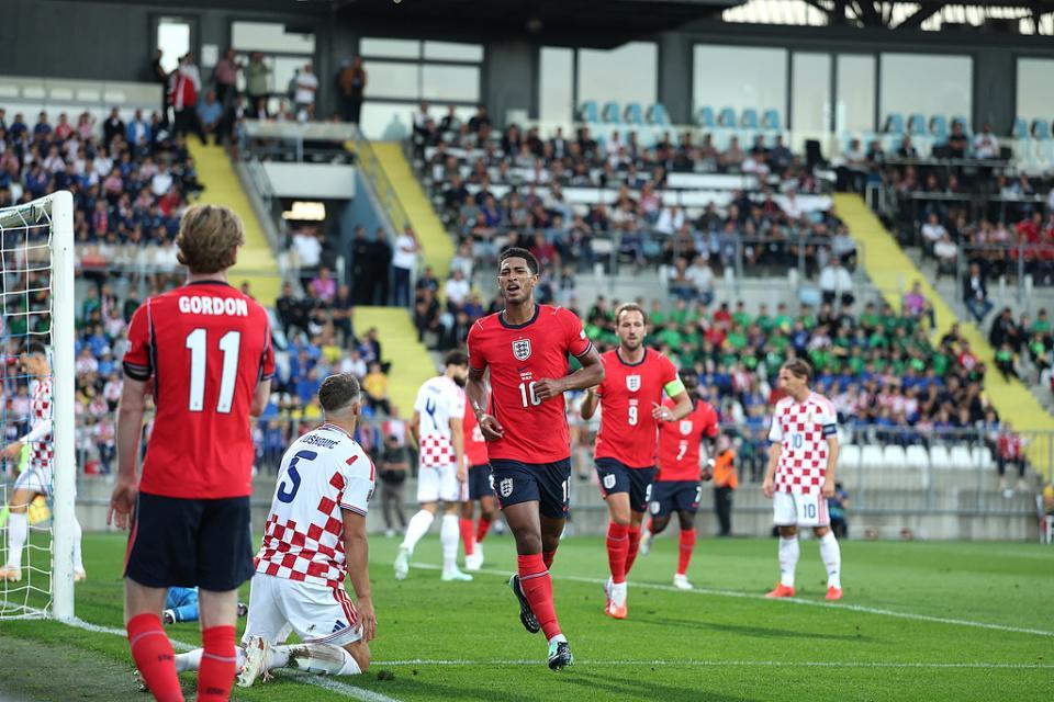 欧国联综述：创纪录！英格兰7-0克罗地亚 西班牙3-1捷克迎41场不败