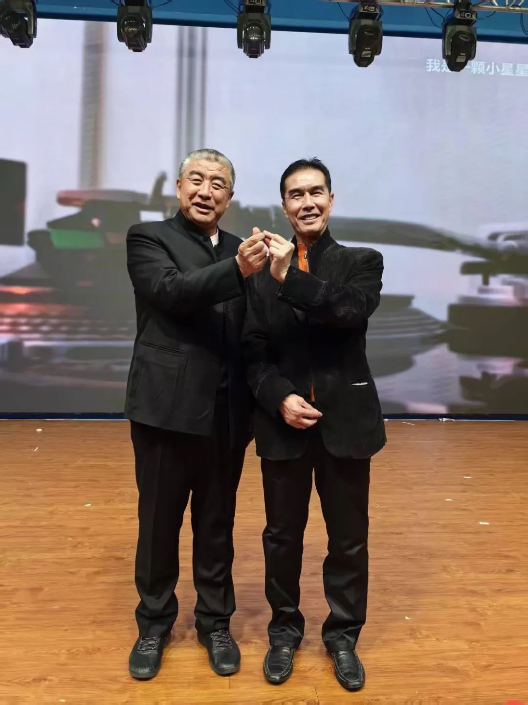 趣博相关图片